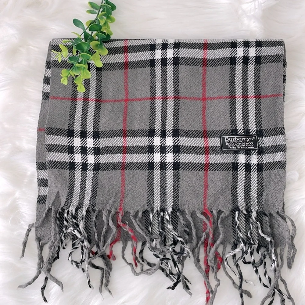 Burberrys Gray 100% Lambswool‎ Scarf